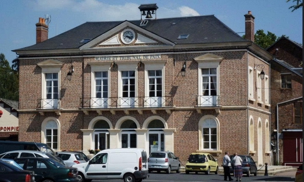 Một thị trấn có hơn 1.700 người dân bất ngờ nhận được khoản thừa kế hơn 310 tỷ đồng từ 1 người lạ