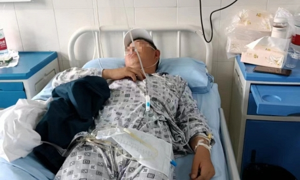 Người đàn ông phát hiện mắc 4 loại ung thư cùng lúc khi khám đau họng, bác sĩ thở dài: 'Bỏ ngay 3 việc dù thích mấy'