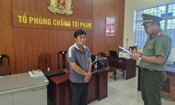 Thi hành lệnh khám xét, bắt giam Giám đốc Nguyễn Minh Tiến sinh năm 1989