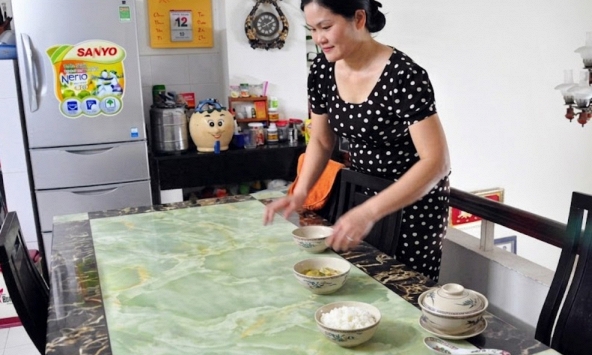 Tôi tặng bà giúp việc sổ tiết kiệm, ai ngờ bà thú nhận sự thật 10 năm giấu cả gia đình tôi