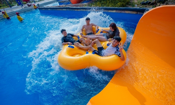 Theo chân chuyên gia quốc tế thử “độ phê” của 20 tổ hợp trò chơi tại công viên của những kỷ lục bên biển Vũng Tàu