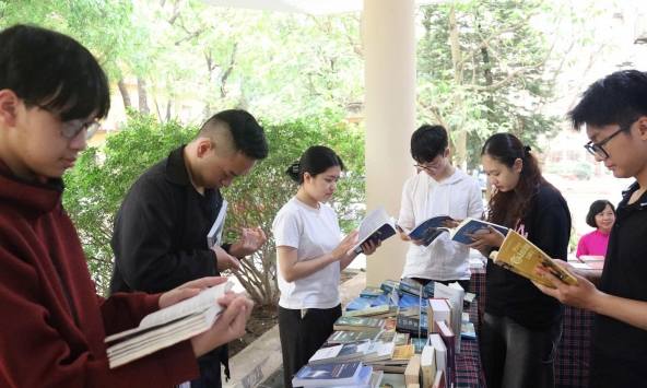 Tọa đàm và Triển lãm sách chào mừng Ngày Sách và Văn hóa đọc Việt Nam tại Viện Hàn lâm Khoa học và Công nghệ Việt Nam