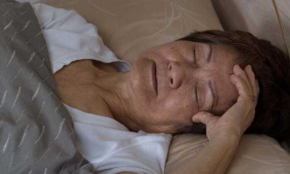 Ngày càng nhiều người tử vong vì ung thư, bác sĩ nói thẳng: Thấy 5 dấu hiệu khi ngủ, khả năng cao bệnh đã 'cận kề'