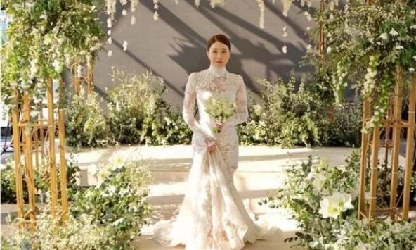 Nữ ca sĩ hạng A bị chồng doanh nhân ép ly hôn sau nửa năm cưới: “Tôi liên tục lên cơn co giật, liệt người, không dám vào bệnh viện”