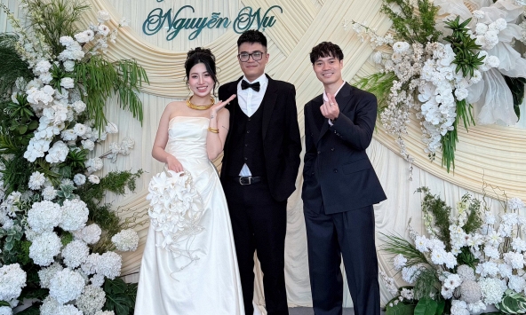 Văn Toàn diện vest bảnh bao ăn cưới em gái, cô dâu visual sáng bừng, vàng đeo trĩu cổ