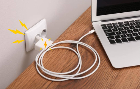 90% người dùng đang sạc laptop sai cách