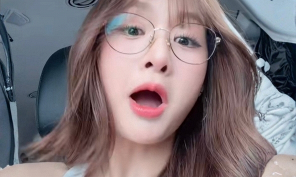 'Thánh nữ Bida' Gấm Kami tung video cận mặt thể hiện thái độ trước làn sóng chỉ trích nội dung thiếu chuẩn mực