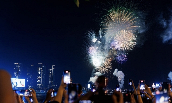 Tin cực vui dịp lễ 30/4: TP.HCM có 4 địa điểm xem pháo hoa hoàn toàn miễn phí cho người dân