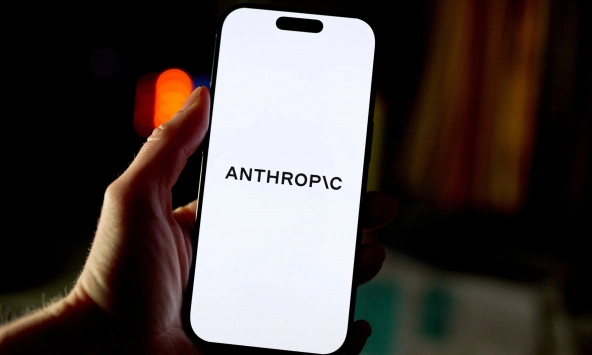 Anthropic đang trở thành khoảnh khắc iPhone của kỷ nguyên AI: Ngành bảo mật mất 52 tỷ USD, IBM mất 40 tỷ USD, giờ đến lượt phần mềm đồ họa