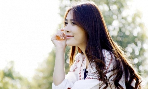 Hè này tôi mới nhận ra: Không phải do dùng lăn khử mùi dỏm mà là tôi đã dùng sai suốt bao năm nên cơ thể có mùi