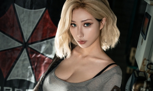 Màn biến hình thành Grace Ashcroft của hot coser Hane Ame 'gây bão', fan mỏi mắt nhìn mãi không muốn rời