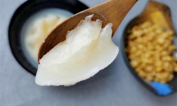 Thắng mỡ lợn, tuyệt đối đừng chỉ cho muối! Thêm 3 thứ này mỡ sẽ trắng phau, thơm phức, để cả năm không hỏng