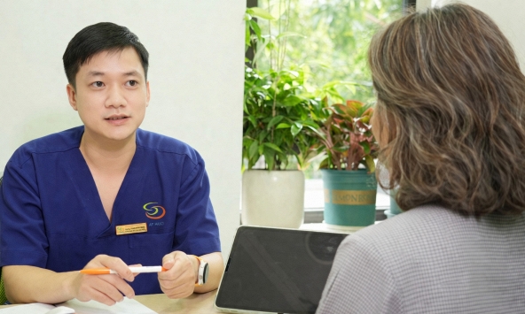 Nữ Việt kiều 51 tuổi vượt qua “cơn bão” mãn kinh nhờ quyết định về nước điều trị