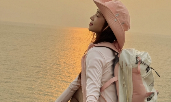 Mê mẩn với bộ ảnh Trekking đẹp như phim của hot girl xinh đẹp