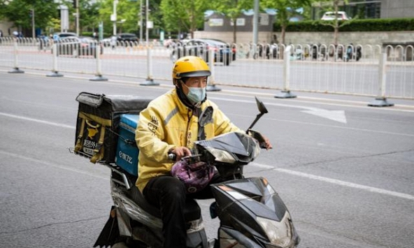 Bị sa thải vì 6 đánh giá tệ dù giao 5000 đơn hàng, kháng cáo 10 đơn bị từ chối 9: Nghề nào khổ hơn shipper? 