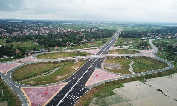 Chạm ngưỡng 250 - 300 triệu đồng/m2, bất động sản Hạ Long đã “ngang cơ” nhà phố Hà Nội