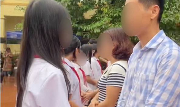 Clip đang khiến hàng trăm phụ huynh, học sinh rơi nước mắt, chuyên gia cảnh báo: 'Hãy thận trọng khi chơi đùa với cảm xúc của trẻ'