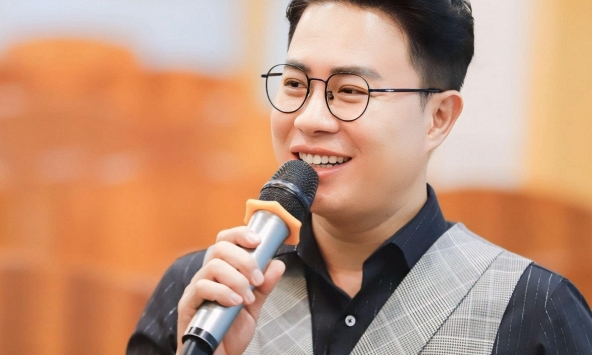 MC VTV có bằng tiến sĩ lấy vợ kém 10 tuổi, trước là thầy - trò nay thành đồng nghiệp