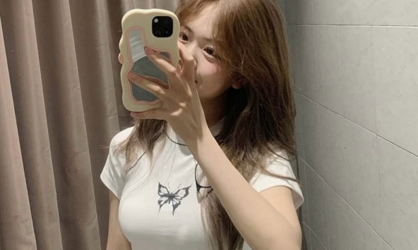 Khoe khéo vòng eo 'con kiến', hot girl khiến anti-fan 'nín lặng' đến mức không dám bắt bẻ