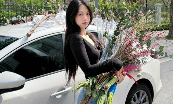 Lê Bống trổ tài 'múa quạt' cực nghệ, fan phấn khích khen ngợi hết lời