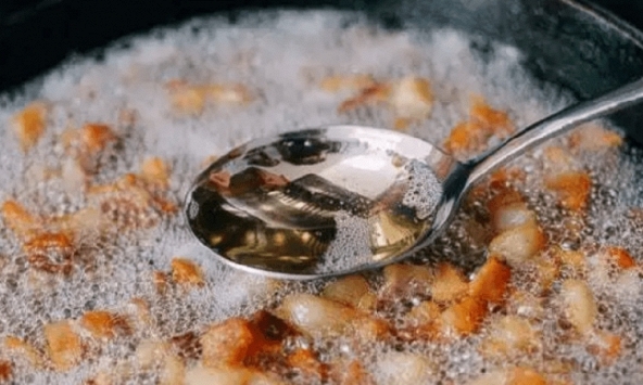 Lời khuyên đến các gia đình đang sử dụng mỡ lợn để nấu ăn