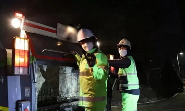  Nữ diễn viên hạng A làm ô sin cho nhà đồng nghiệp, tối đến làm công nhân vệ sinh môi trường