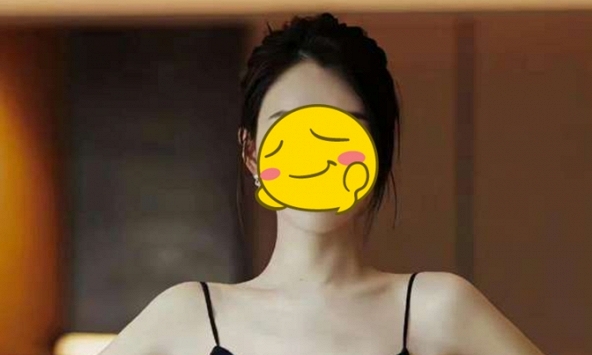 Đối thủ lớn nhất của Trang Pháp đẹp từ bé đến lớn: 14 tuổi đã là hoa khôi học đường, được đại gia theo đuổi suốt nhiều năm 