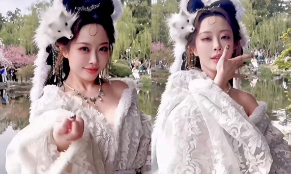 Nhập vai Tiên Cáo rồi thể hiện màn vũ đạo đầy mê hoặc, nữ coser đẹp không tì vết khiến fan lạc lối