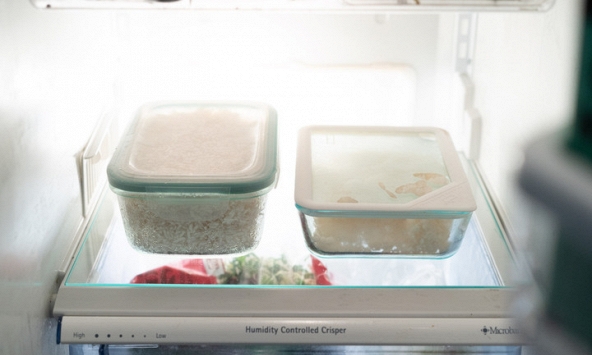 Cơm nguội không ăn hết nên để ngăn đá hay ngăn mát tủ lạnh? Thì ra nhiều người đang làm sai