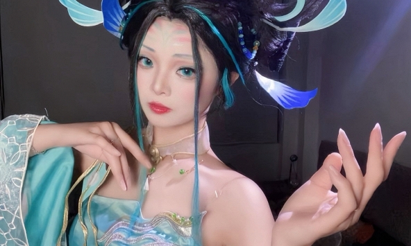 Công khai 'bán quạt', nữ coser khiến triệu anh em game thủ 'hoảng hồn'