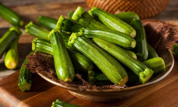 Không phải rau nào cũng “lành”: 6 loại rau thường bị đồn là biến đổi gen, sự thật phía sau là gì?