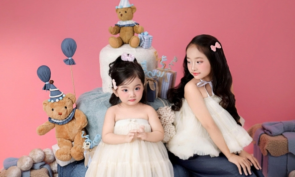 Phát sốt trước visual xinh yêu như búp bê của Anna, Lisa nhà Khánh Thi - Phan Hiển