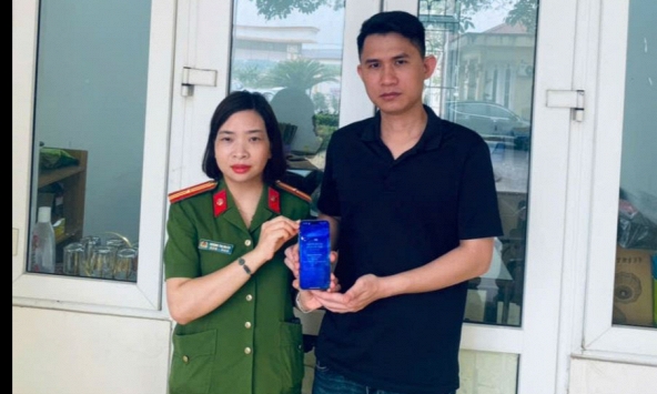 Tài khoản ngân hàng có giao dịch hơn 35 triệu đồng, 4 tháng sau, công an yêu cầu người đàn ông lên làm việc