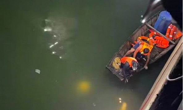 Thi thể đôi nam nữ dưới hồ, trên bờ có 2 xe máy, 2 đôi dép: Là vợ chồng mới cưới vài tháng