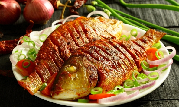 Thích ăn cá rán, tôi quyết học bằng được bí quyết chiên cá 'bất bại': Da giòn rụm mà không bị rách, thịt lại thơm ngon