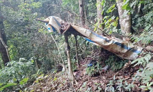 Hiện trường nơi phát hiện bộ xương người trong vườn quốc gia, hé lộ dòng chữ ghi trên áo