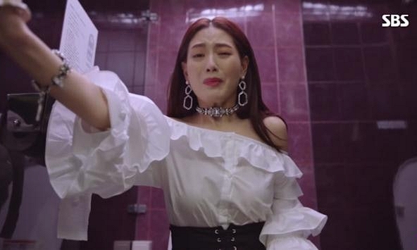 Cô gái trẻ đi vệ sinh mỗi tiếng một lần: Bác sĩ tiết niệu vạch trần 'danh sách đen' 10 loại thực phẩm là thủ phạm