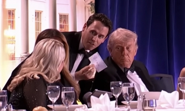 Những điều kỳ lạ trong đêm tiệc Nhà Trắng ít ai để ý vì vụ nổ súng