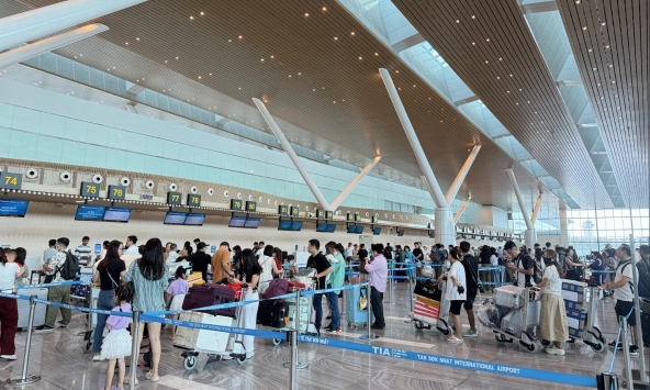 Sân bay Tân Sơn Nhất phát cảnh báo dịp lễ 30/4