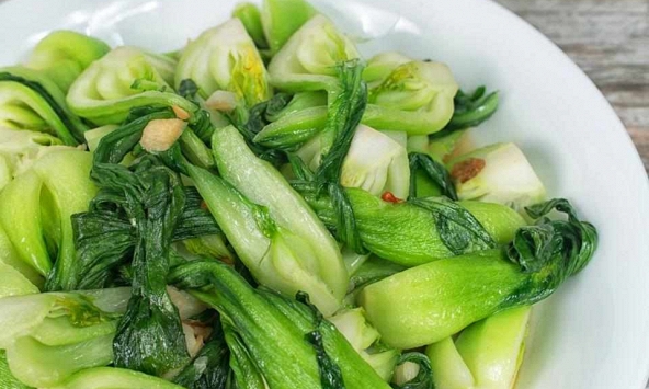 Ăn gì để giảm sự khó chịu thời kỳ mãn kinh? Trong 3 loại thực phẩm thuộc top đầu, bất ngờ có cả đậu phộng