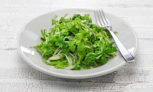 Sự thật của việc ăn rau mùi 'giết chết' tinh trùng không: 3 hành vi nam giới cần tránh càng xa càng tốt để bảo vệ tinh trùng