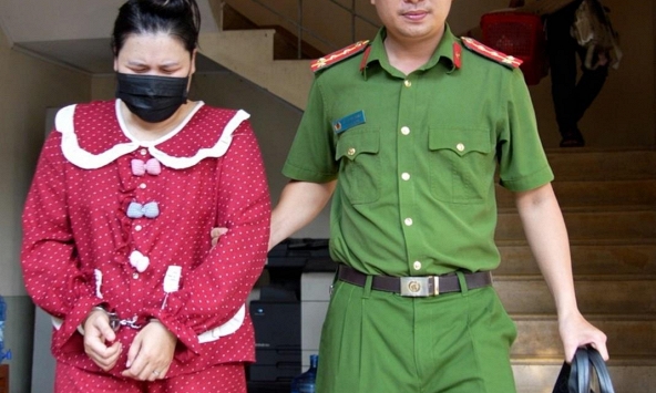 Võ Thị Bé Nhung chuyển khoản gần 100 triệu mua xe máy nhưng chủ cửa hàng không nhận được: Công an vào cuộc