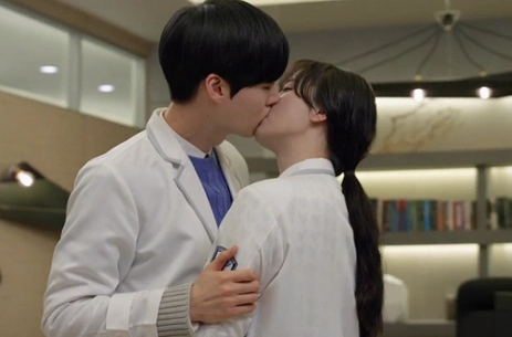 Bí mật hôn nhân của Goo Hye Sun - Ahn Jae Hyun khiến tình cũ Hyun Bin sốc tại chỗ 