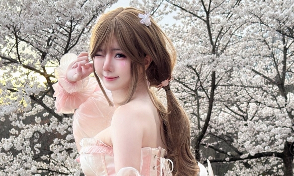 Ngây ngất với bộ ảnh hoa đào của nữ coser nổi tiếng, cảnh đẹp mê ly khiến người xem hết lời khen ngợi