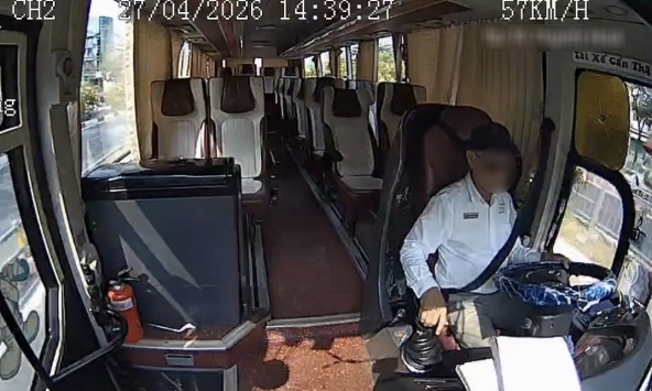 Tài xế 62 tuổi bị đột quỵ giữa đường, cảm phục hành động nỗ lực cuối cùng trước khi qua đời 