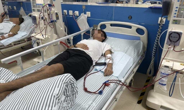 Người đàn ông bị suy thận cấp vì món tương đậu nành, bác sĩ nói thẳng: 4 loại nước chấm 'phá thận' nên ăn ít