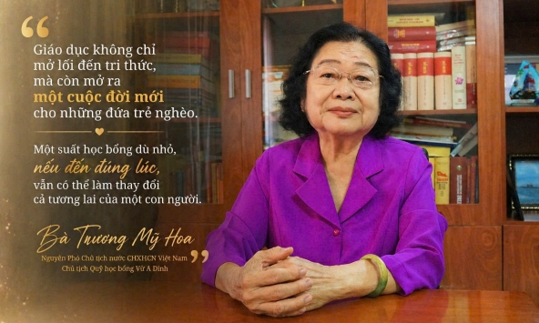 Người ba thập kỷ lặng lẽ gieo tri thức từ Trường Sa đến những bản làng xa xôi