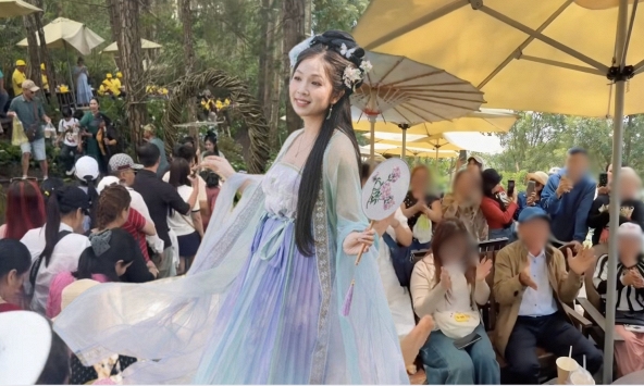 Ai nghỉ lễ chứ “cô Long Đà Lạt” lại bở hơi tai, tất bật đón khách thập phương đổ về