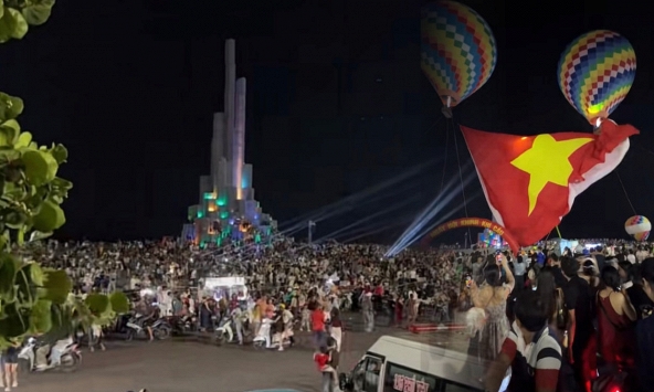 Đến Phú Yên cũng đã đông, tầm này chỉ có lên công ty mới không có ai