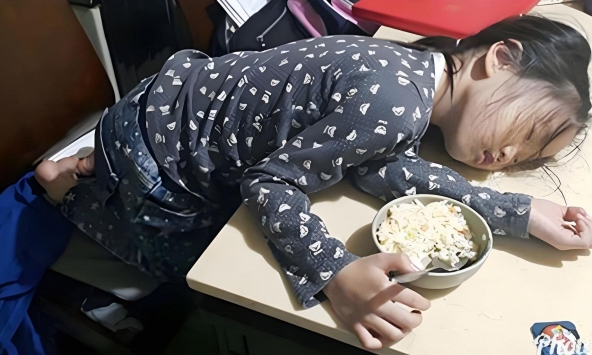 'Abbiocco': Từ vựng độc đáo của người Ý để gọi tên trạng thái.. căng da bụng chùng da mắt